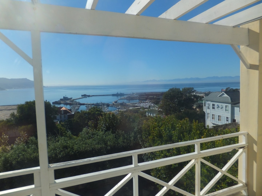 4 Bedroom Property for Sale in Simons Kloof Western Cape